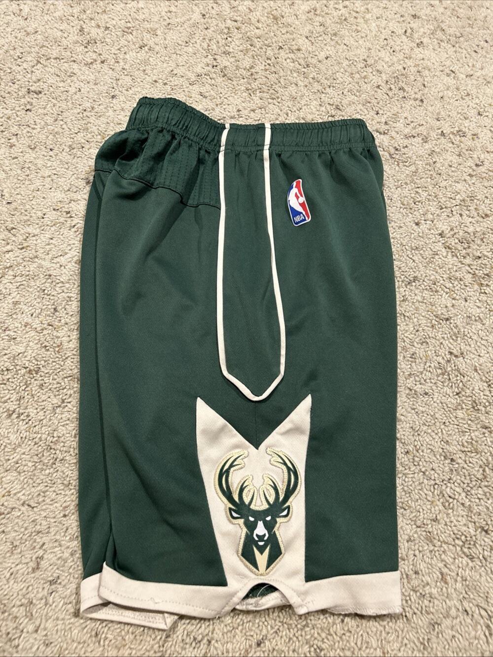 VINTAGE Adidas size M Boys Shorts Milwaukee Bucks Authentic Basketball Green F26
